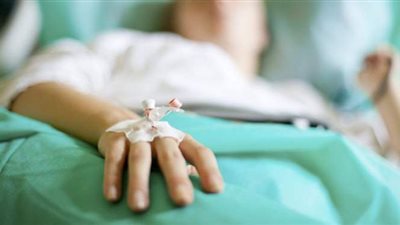 تفسير حلم رؤية مريض في المنام وعلاقته بخسارة المال وعدم الاستقرار في العمل