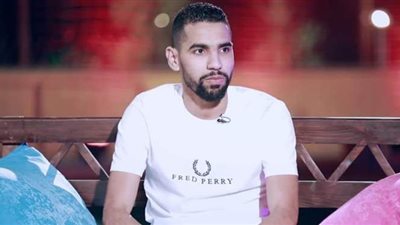 مكي: مؤمن زكريا قال لنا يوم خطوبته سيبوا عربياتكم وتعالوا بالتوك توك