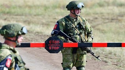 3 قتلى بإطلاق نار في مطار عسكري وسط روسيا