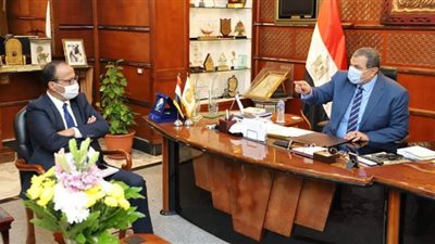 سعفان يبحث مع  