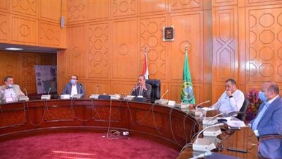 محافظ الإسماعيلية يناقش إنشاء أول مركز إغاثة إقليمي لمدن القناة