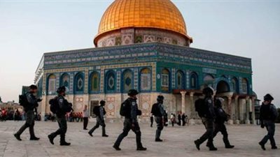عشرات المستوطنين يقتحمون الأقصى تحت حماية جنود الاحتلال