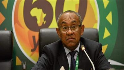 كوكتيل اتهامات.. أحمد أحمد يواجه خطر الاستبعاد من انتخابات الكاف