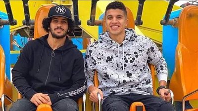 لاعبو الزمالك يستغلون الإجازة في دريم بارك