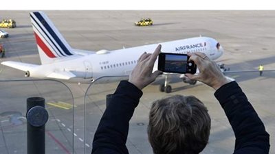 إغلاق نهائي لمطار تيجل الألماني