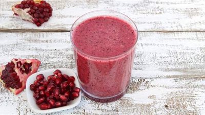 طريقة عمل سموثي الجوافة والرمان