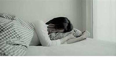 تفسير حلم خلع الحجاب في المنام وعلاقته بالخلافات الزوجية وضيق الحال وكثرة الديون