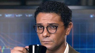 آسر ياسين: لم أقم بإجراء مسحة كورونا حتى الآن.. وكاملة أبو ذكري خانها التعبير