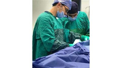 الرعاية الصحية: عمليات تجميل لفصل التصاق بأصابع اليد لطفل عمره 6 سنوات