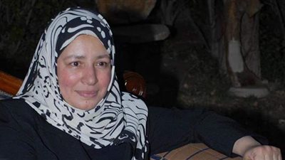 من الاعتزال إلى السرطان.. عبلة كامل في مرمى الشائعات