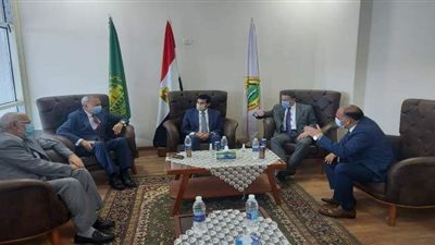 وزير الشباب يشارك في مناقشة رسالة دكتوراة بكلية التربية الرياضية ببنها