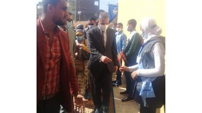 أهالي عزبة الشيخ بطيخ يشكون للمحافظ غياب المدير والمدرسين عن مدرسة التعليم الأساسي