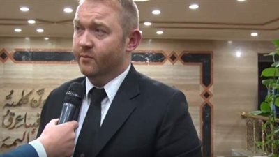 سفير نيوزيلندا بالقاهرة يقدم تعازيه لأسرة صائب عريقات