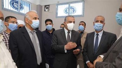 محافظ سوهاج يفتتح لوحة توزيع كهرباء تخدم 10 قرى