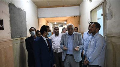 نائب محافظ قنا يتابع سير العمل بالمركز التكنولوجى في أبوتشت | صور