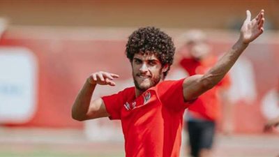 أحمد الشيخ يؤدي تدريبات منفردة في التتش