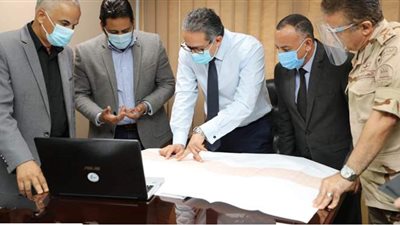 تركيب ١٠٧ فاترينات عرض لقطع توت عنخ آمون بالمتحف المصري الكبير