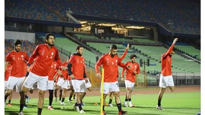 المنتخب الوطني كامل العدد بعد انضمام الخماسي المحترف | صور