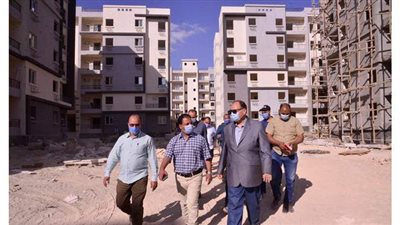 محافظ أسيوط يتفقد أعمال تنفيذ وحدات إسكان مشروع 