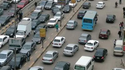زحام مروري بالطرق الرئيسية بالقاهرة والجيزة والإسكندرية الزراعي.. واستمرار إغلاق طريق الواحات
