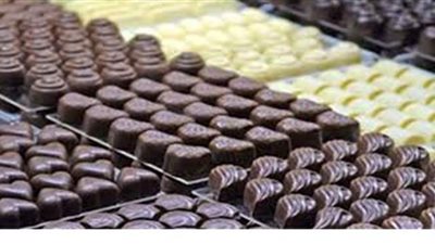 مصادرة 57 ألف قطعة شيكولاتة مقلدة لإحدى العلامات التجارية بأكتوبر