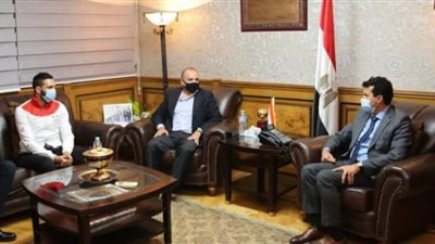 وزير الرياضة يحتوي أزمة علاء أبو القاسم مع اتحاد السلاح  ​