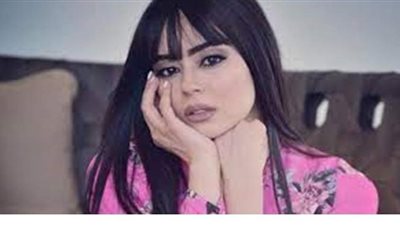 تصريحات صادمة للفنانين.. عائشة عطية تعلن حملها 