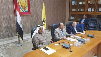 محافظ شمال سيناء يلتقي عددا من مشايخ قبائل الحسنة