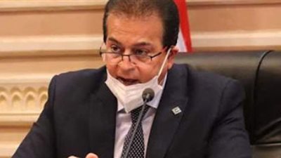 الجامعات تستعد لـ«وقف الدراسة» بــ«خطة طوارئ».. عقوبات مشددة في جامعة القاهرة لفرض «الالتزام بالكمامة».. والمنصات البديل الأمثل