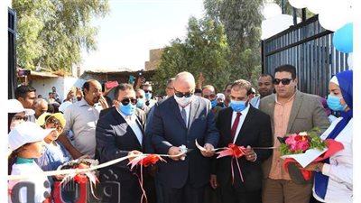 الداودي يشهد التشغيل التجريبى لمحطة مياه حجازة بحري في قنا | صور