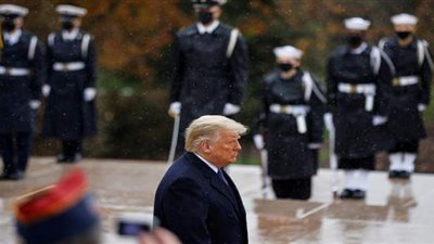 أول ظهور رسمي بعد الهزيمة.. ترامب يحتفل بيوم المحاربين القدامى