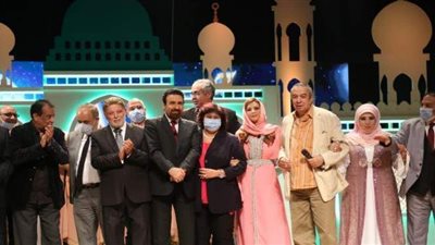 وزيرة الثقافة تشهد عرض 