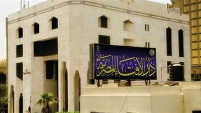 ما حكم الأذان في أذن المولود؟.. دار الإفتاء تجيب