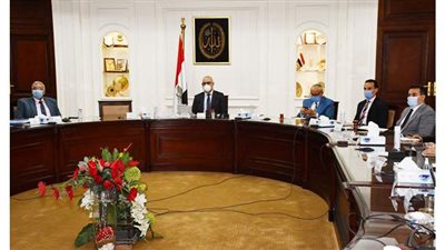 وزير الإسكان يستعرض بدائل المخطط الاستراتيجي لتنمية المرحلتين الثانية والثالثة بالعاصمة الإدارية