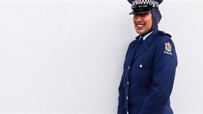 جريج لويس: الحجاب جزء من الزي الرسمي للشرطيات في نيوزيلندا
