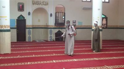 انتهاء أعمال التعقيم والتطهير بمساجد الأقصر استعدادا لصلاة الجمعة غدا | صور