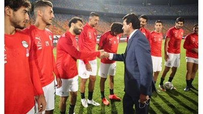 ساويرس والخطيب و5 وزراء.. تعرف على أبرز المدعوين لحفل تكريم محمد صلاح