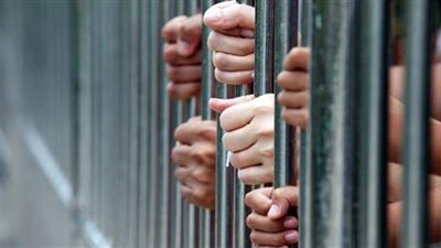 حجز 5 عاطلين تخصصوا في سرقة المواطنين تحت تهديد الأسلحة بالشروق