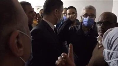 محافظ الإسكندرية في زيارة مفاجئة لمكتب تأمينات الدخيلة بعد شكاوي المواطنين