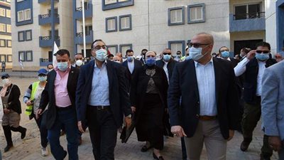 رئيس الوزراء يتفقد مشروع الإسكان الاجتماعي ببور فؤاد