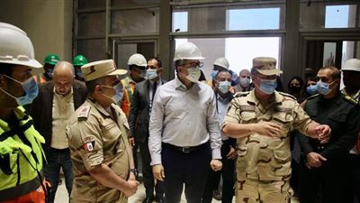 وزير السياحة يكلف بإجراء تعديلات على وضع القطع الأثرية بمتحف العاصمة الإدارية