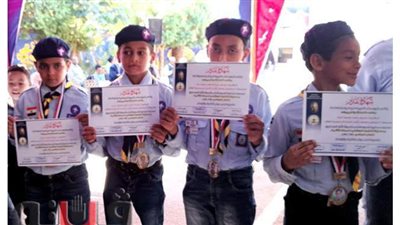 تعليم الأقصر يكرم طلاب مدارس أرمنت لتفوقهم | صور