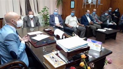 وكيل وزارة الصحة بالشرقية يجتمع بلجنة الأزمات والكوارث بالمديرية