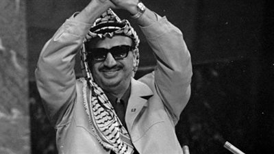 تم التخطيط لها في لبنان.. صحيفة عبرية تكشف تفاصيل عملية تفخيخ ياسر عرفات