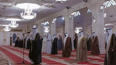 تشييع جثمان رئيس وزراء البحرين إلى مثواه الأخير