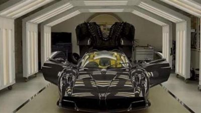 باجاني تسلم النسخة رقم 100 والأخيرة من سيارة هويرا رودستر