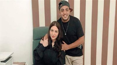 أوس أوس يهنئ زوجته بعيد ميلادها «كل سنة وأنتِ جنبي ومعايا»