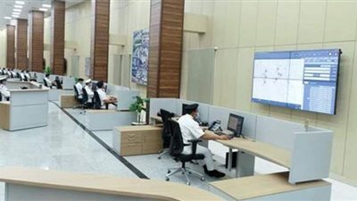 بدء العمل بمقر مديرية أمن الجيزة الجديد.. غرفة مجهزة لاستقبال تكنولوجيا الذكاء الاصطناعي للتنبؤ بالأحداث.. ومراقبة الشوارع بالكاميرات والربط بين الأقسام