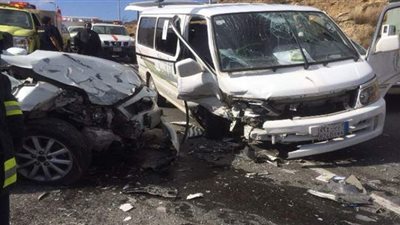 مصرع وإصابة 13 شخصًا فى حادث تصادم سيارتين بـ15 مايو