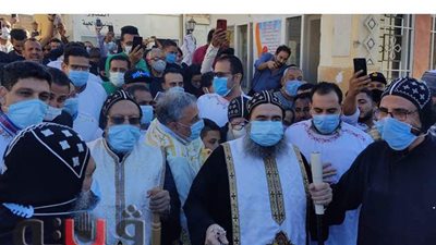 بالتسابيح والألحان.. الأقباط يشاركون في احتفالات دير مارجرجس بالرزيقات | فيديو
